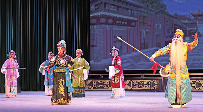 豫剧花打朝在愚公剧场上演